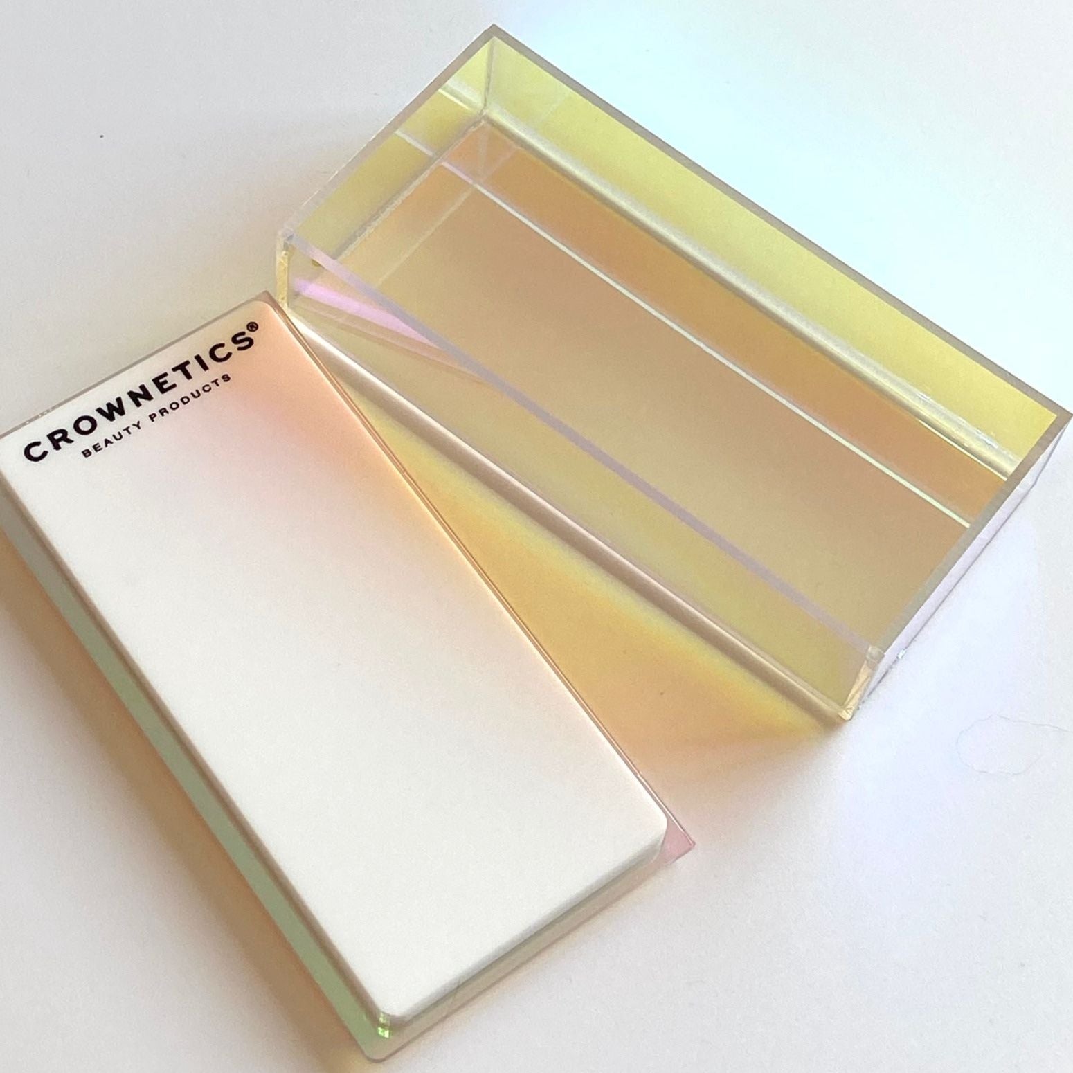 White Lash Tile with Mirrored Pearlescent Storage Case