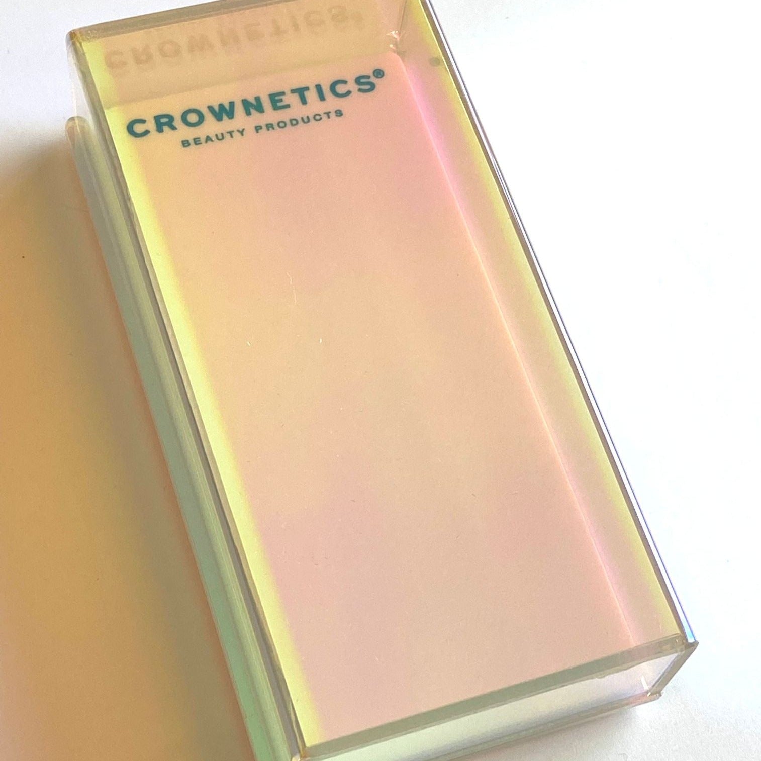 White Lash Tile with Mirrored Pearlescent Storage Case